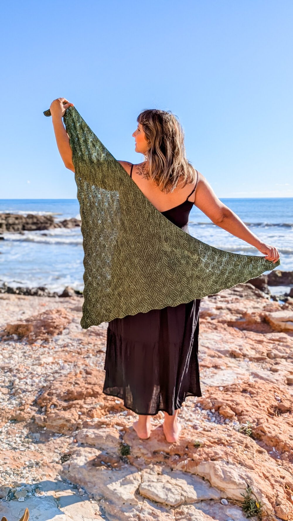 Fiamma Brioche Shawl - Image 3