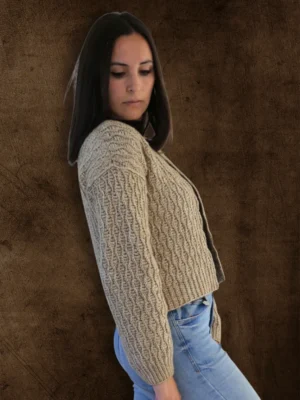 Ola Cardi by @LolaCrochets